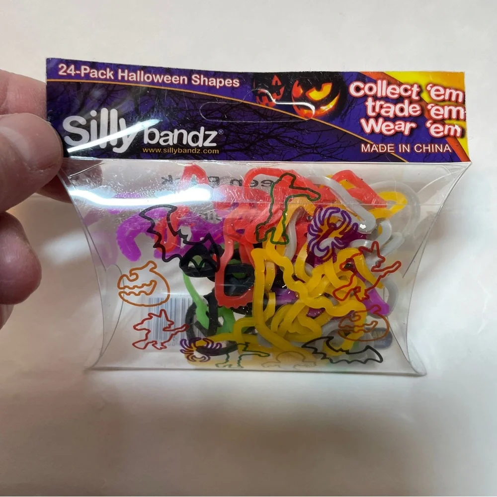 Silly Bandz Elastic Silicone Bracelets Halloween shapes Bands, 4 packs of 24